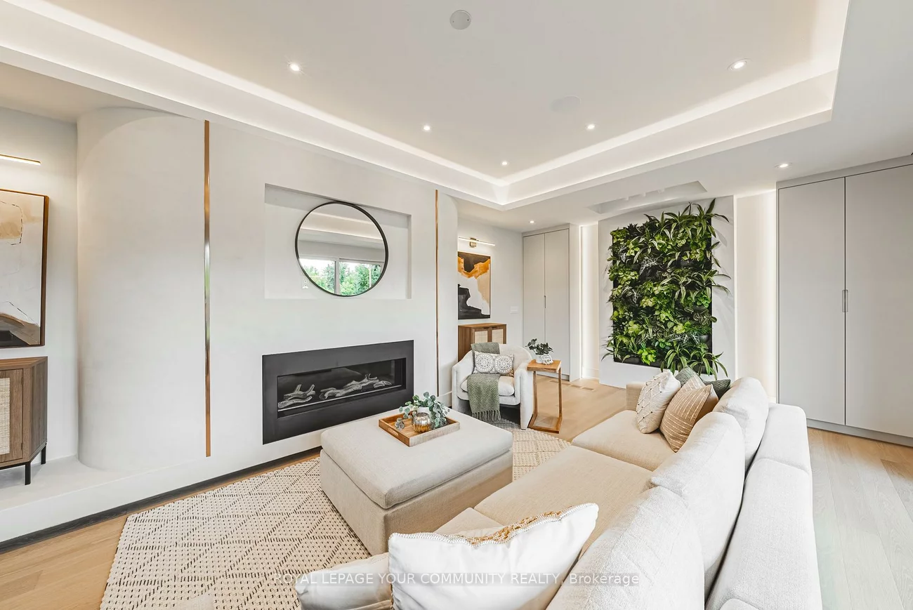 202, Queen, Port Credit, Mississauga