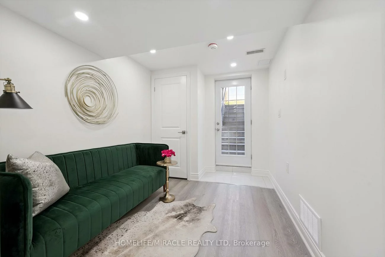 7562, Black Walnut, Lisgar, Mississauga