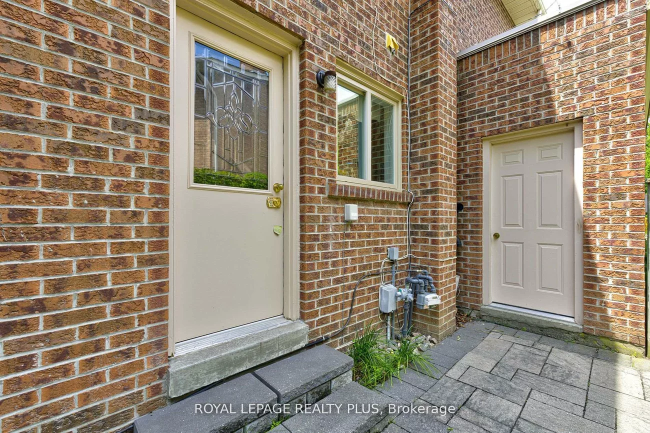 1760, Featherston, Erin Mills, Mississauga