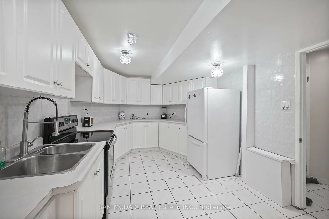 2005, Lady Di, Sheridan, Mississauga