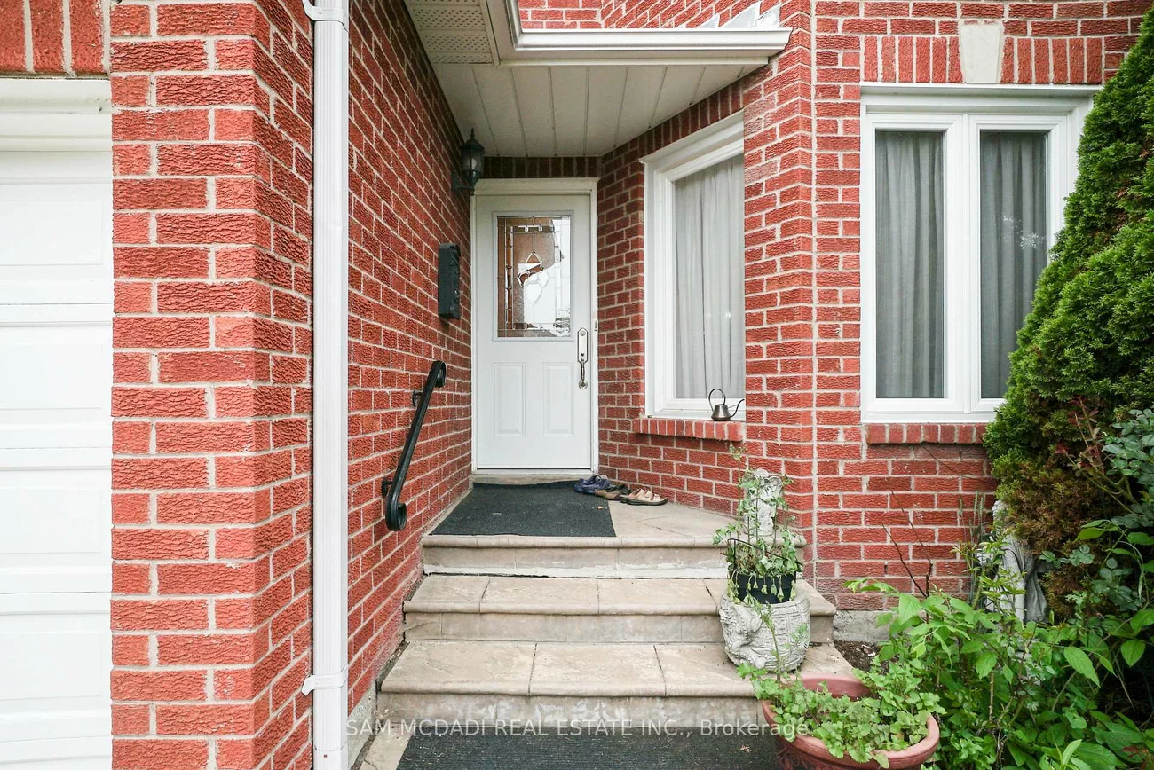 2005, Lady Di, Sheridan, Mississauga