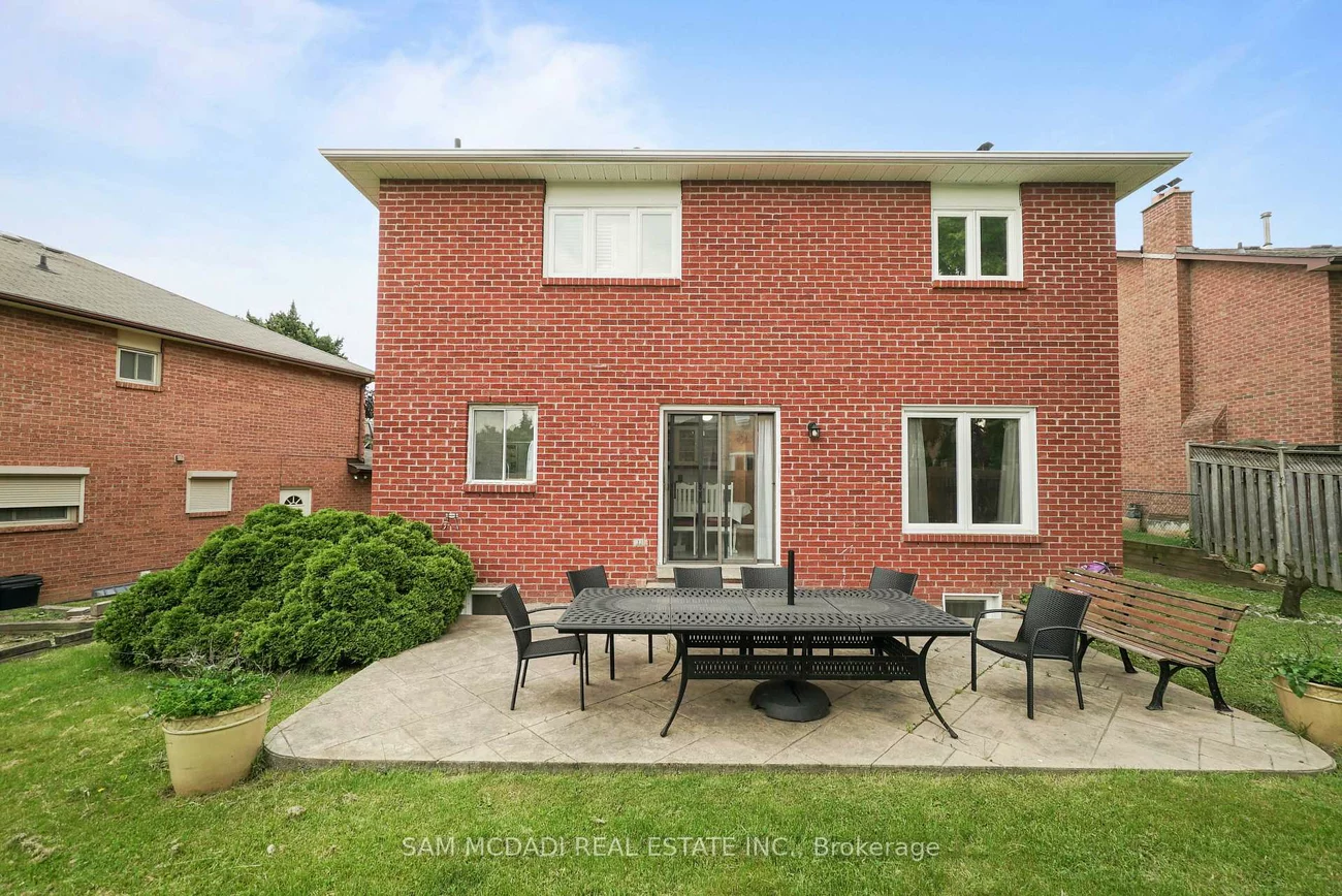 2005, Lady Di, Sheridan, Mississauga