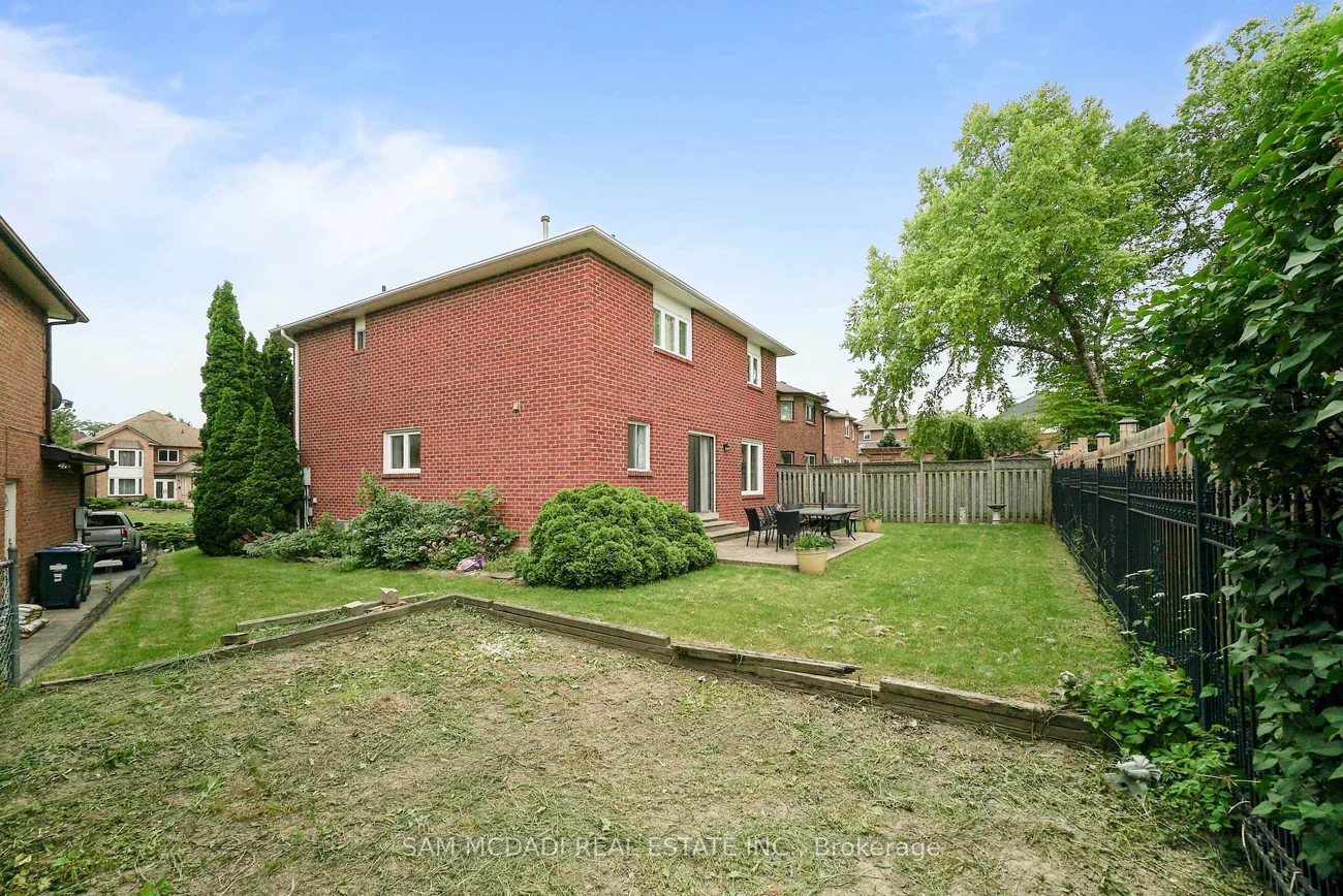 2005, Lady Di, Sheridan, Mississauga