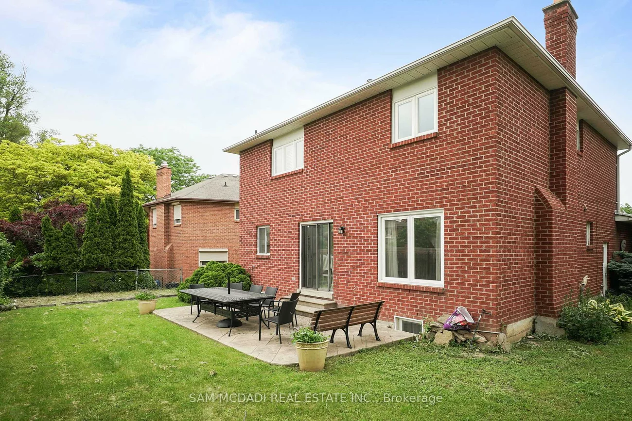 2005, Lady Di, Sheridan, Mississauga