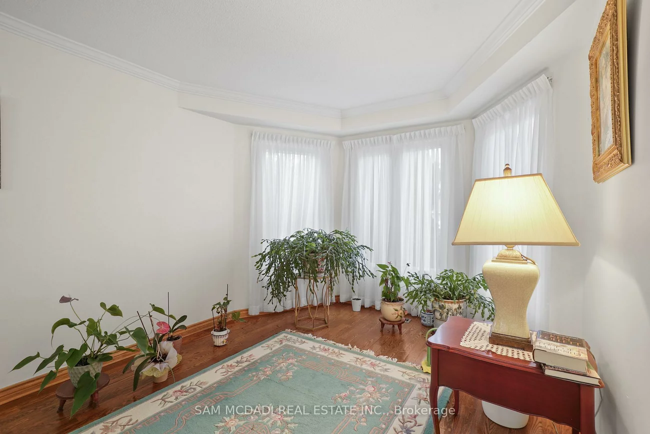 2005, Lady Di, Sheridan, Mississauga