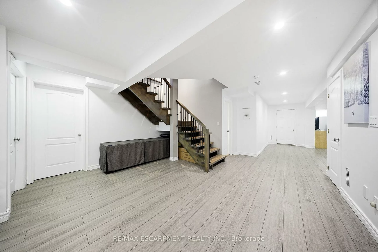 3205, Rolling Stone, Cooksville, Mississauga