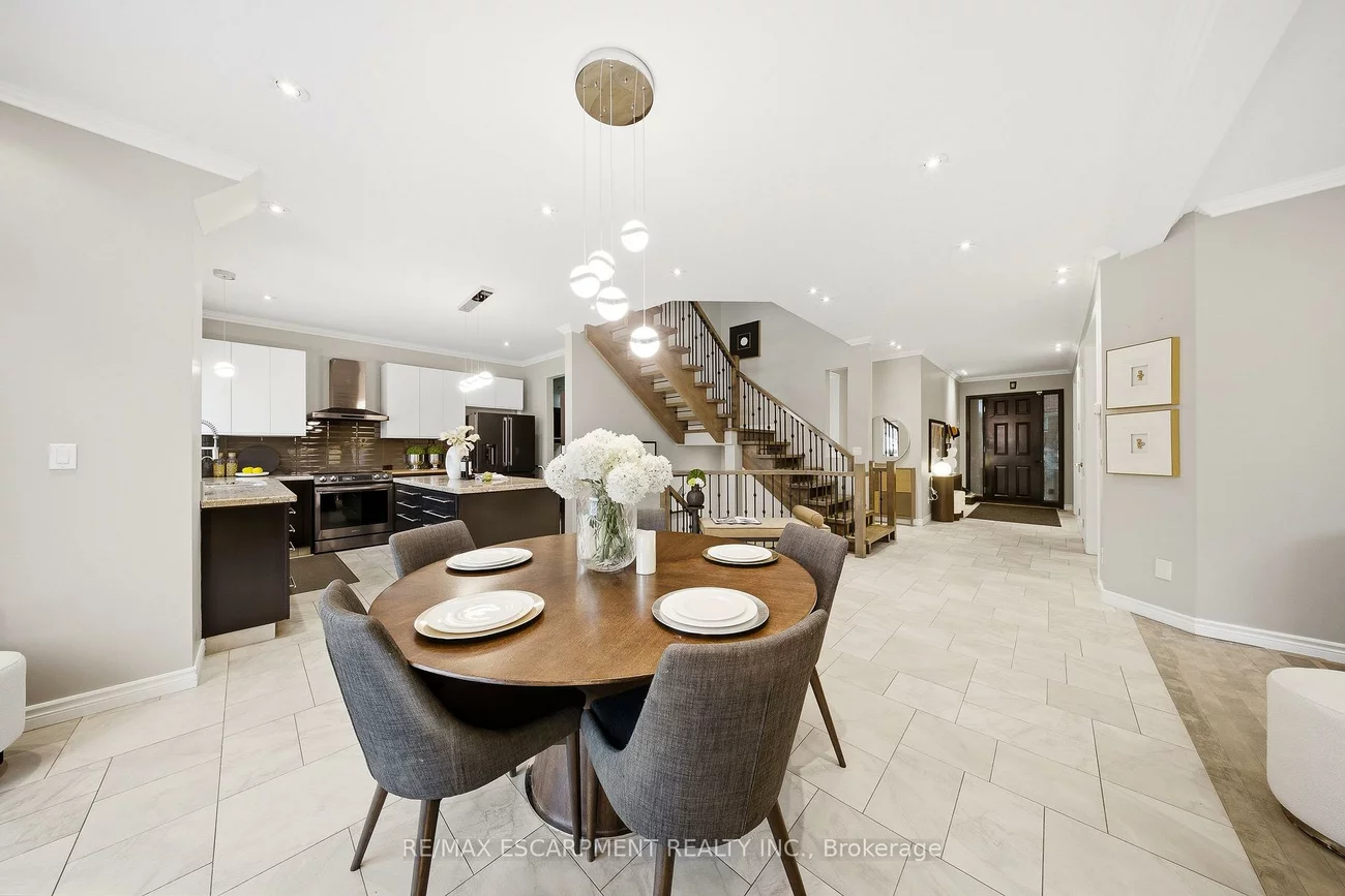 3205, Rolling Stone, Cooksville, Mississauga