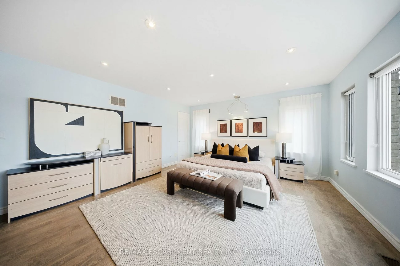 3205, Rolling Stone, Cooksville, Mississauga