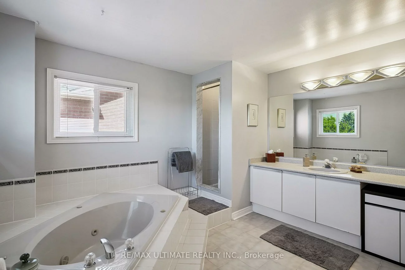 961, Focal, East Credit, Mississauga