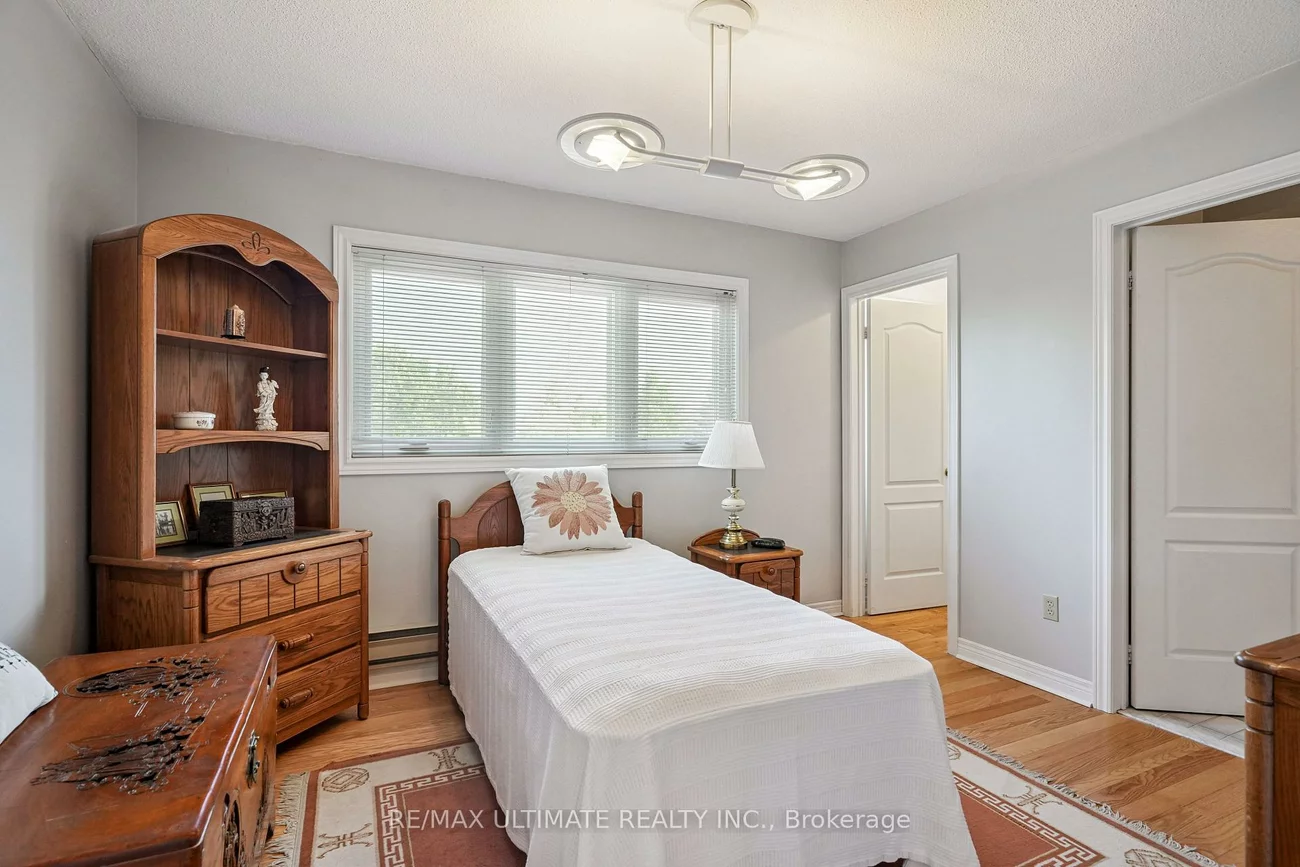 961, Focal, East Credit, Mississauga