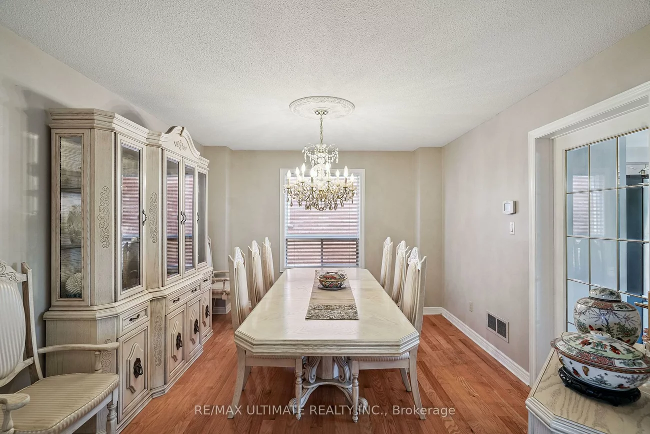 961, Focal, East Credit, Mississauga