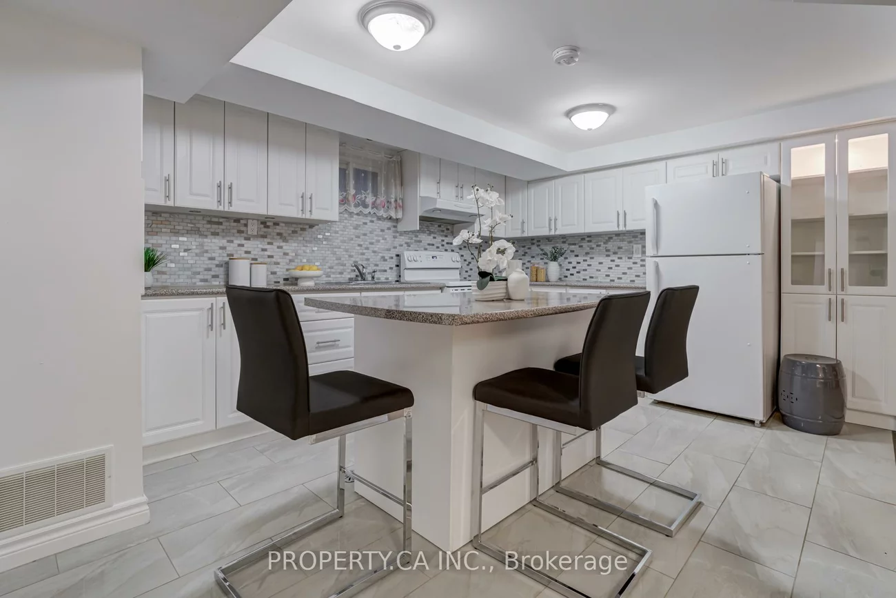 574, Drymen, Mineola, Mississauga