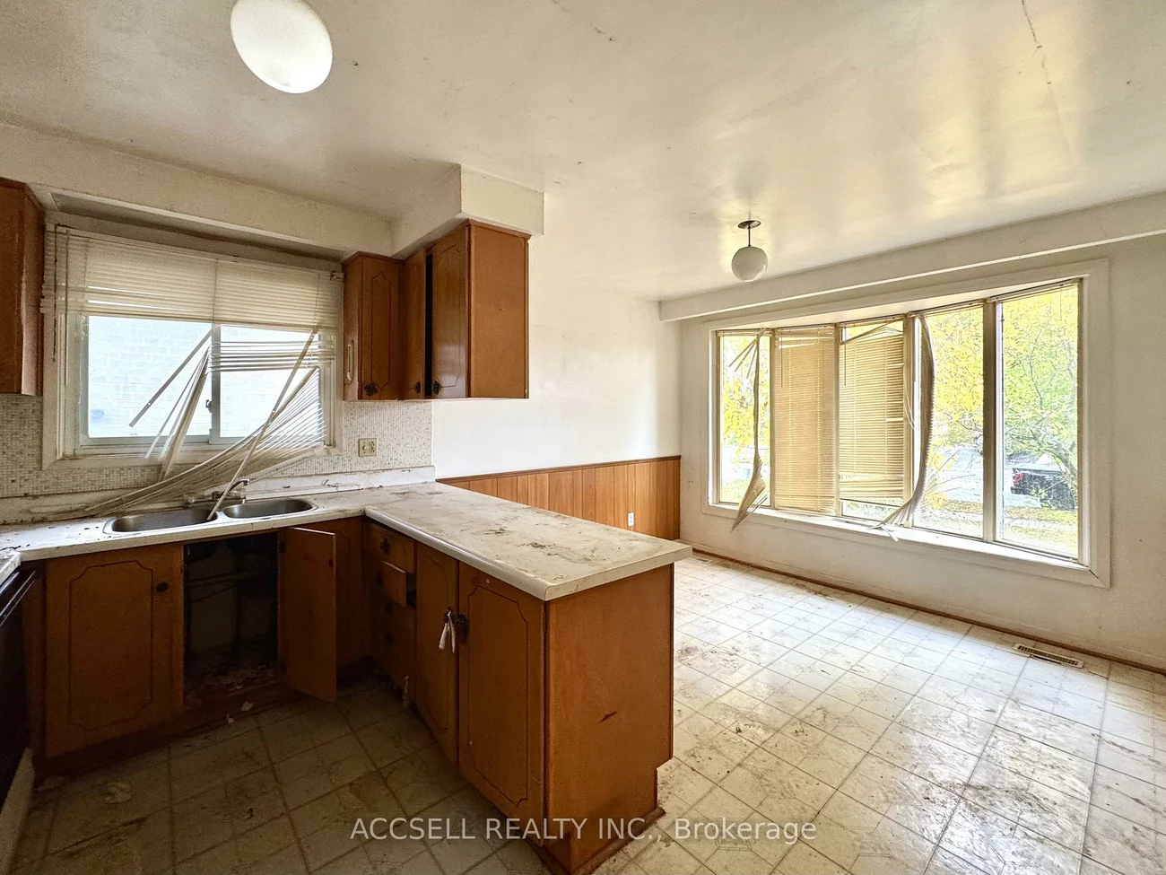 403, Chantenay, Cooksville, Mississauga