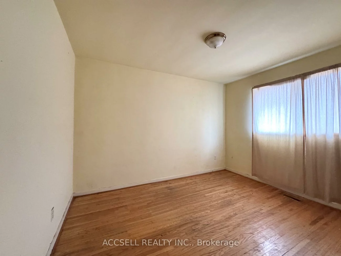 403, Chantenay, Cooksville, Mississauga