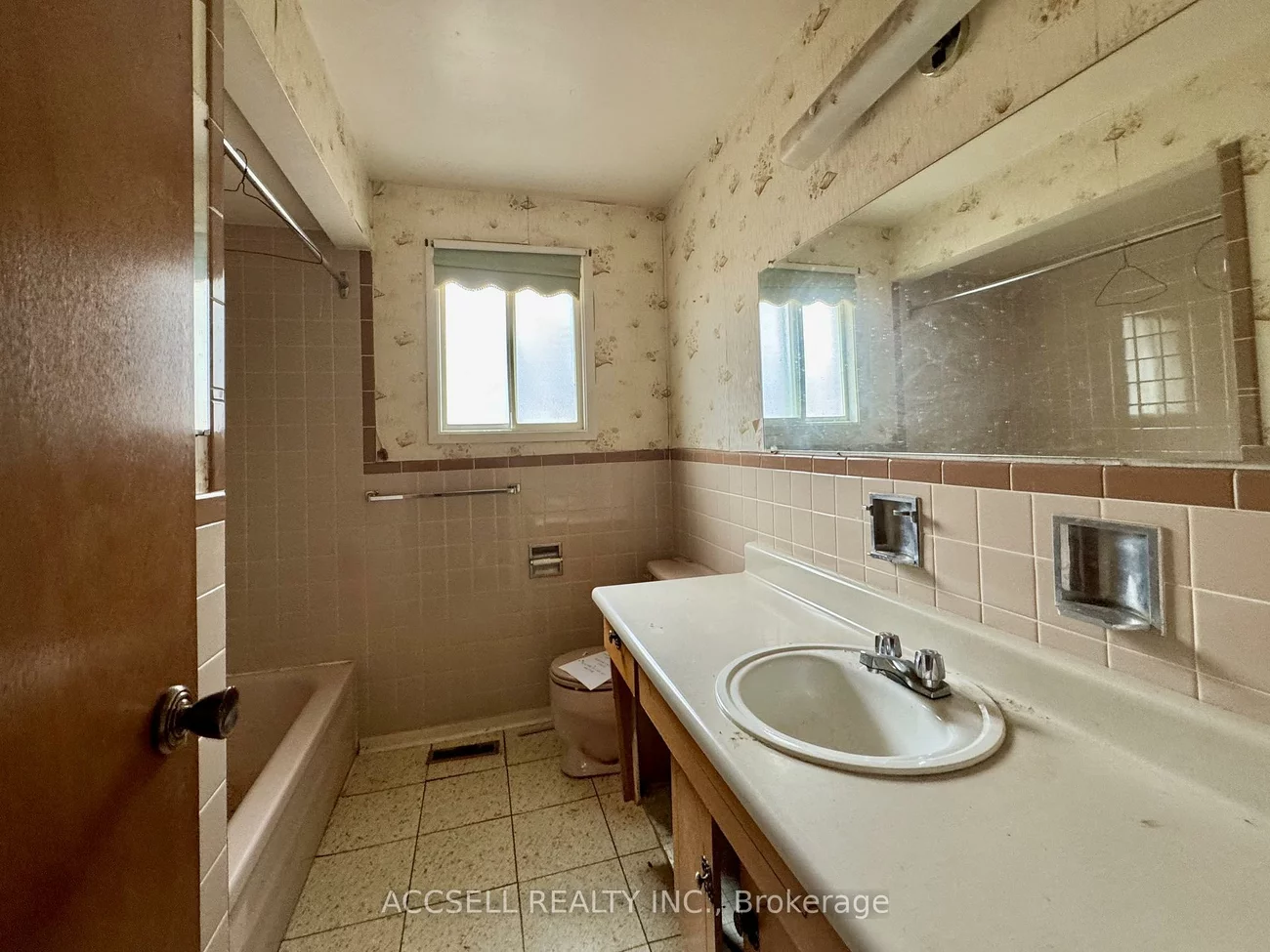 403, Chantenay, Cooksville, Mississauga