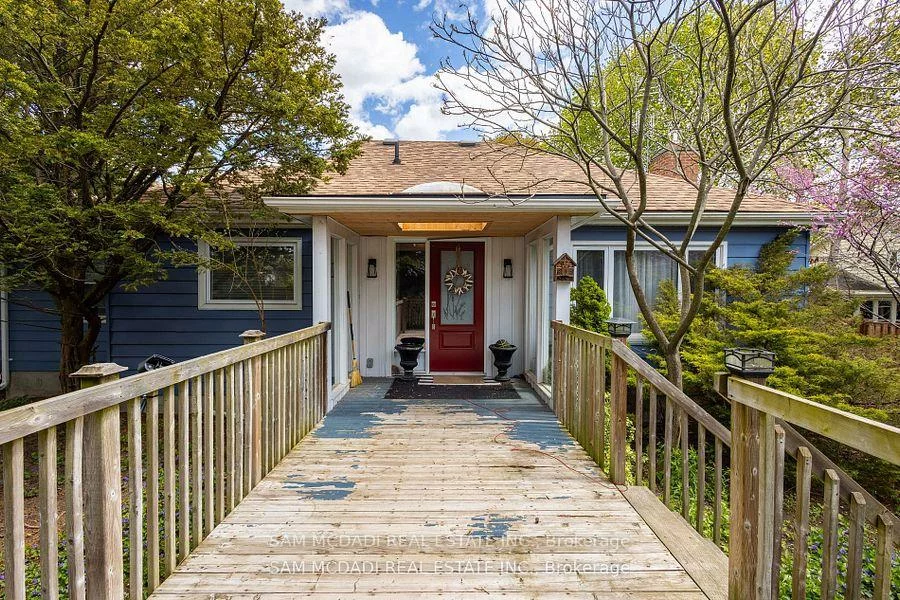 1730, Sunningdale, Clarkson, Mississauga