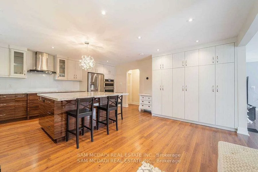 1730, Sunningdale, Clarkson, Mississauga