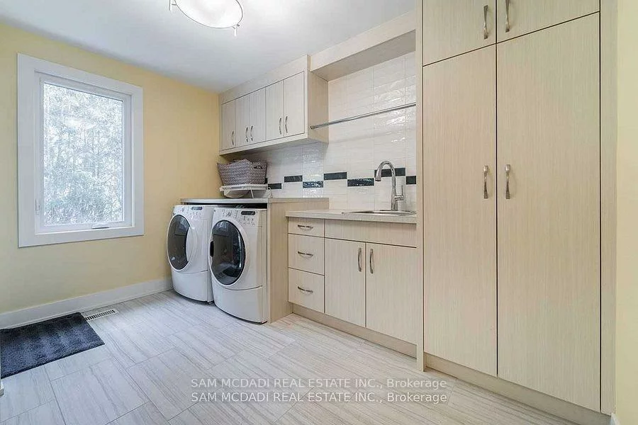 1730, Sunningdale, Clarkson, Mississauga