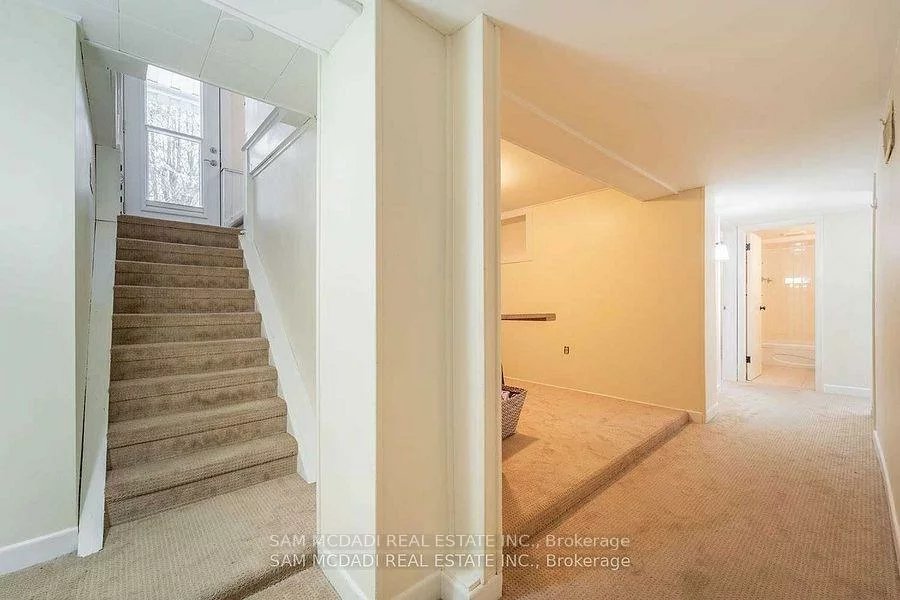 1730, Sunningdale, Clarkson, Mississauga