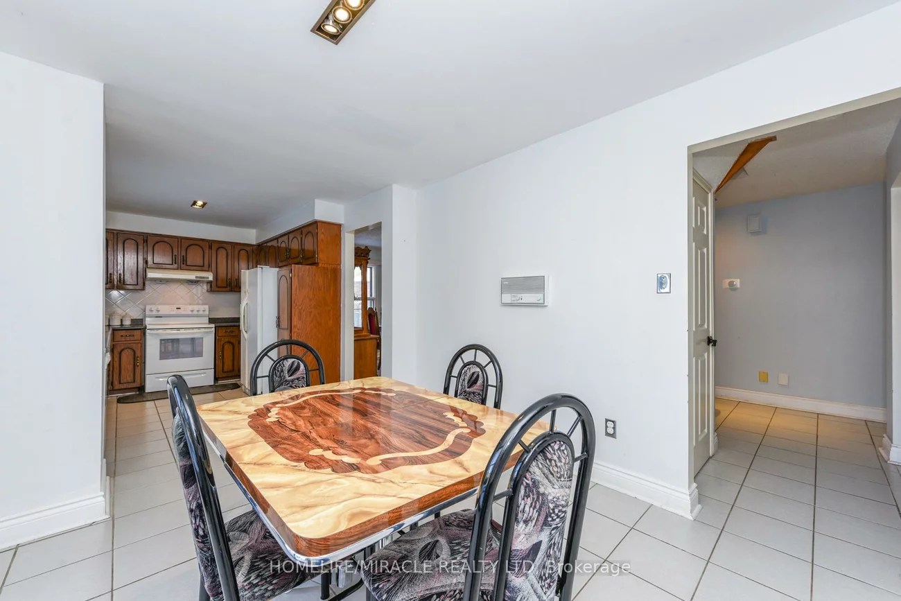 2291, Marzipan, Streetsville, Mississauga