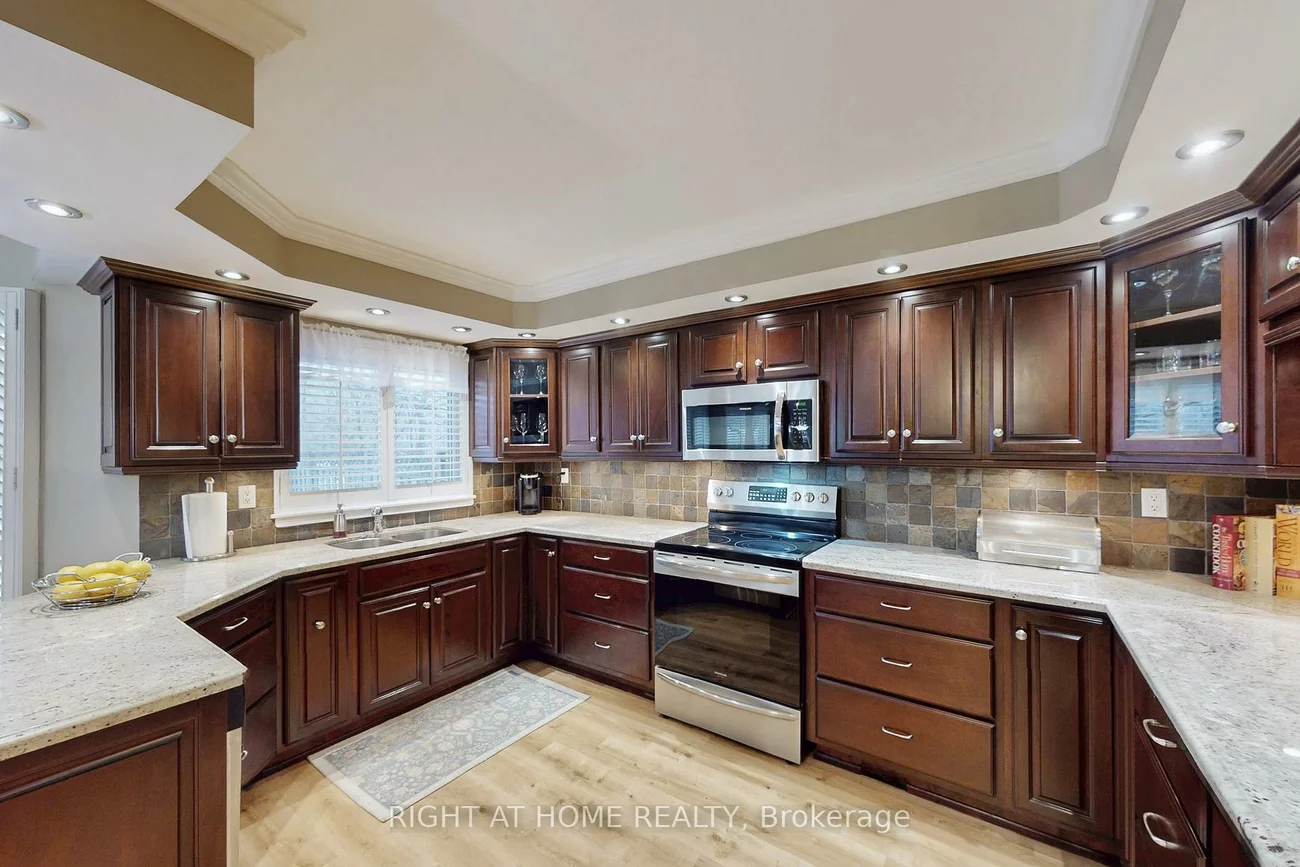 2737, Hammond, Sheridan, Mississauga