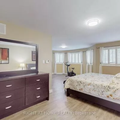 2737, Hammond, Sheridan, Mississauga