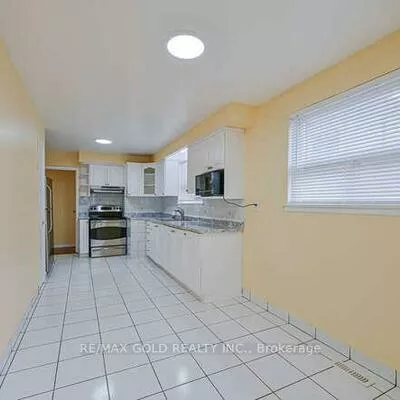 3274, Clara, Malton, Mississauga