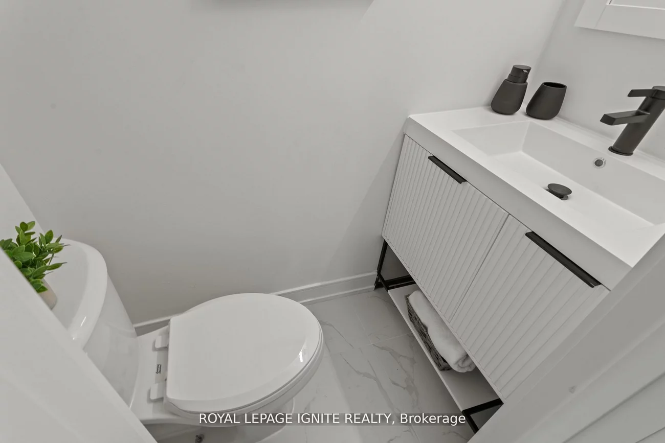 7, Isherwood, Streetsville, Mississauga