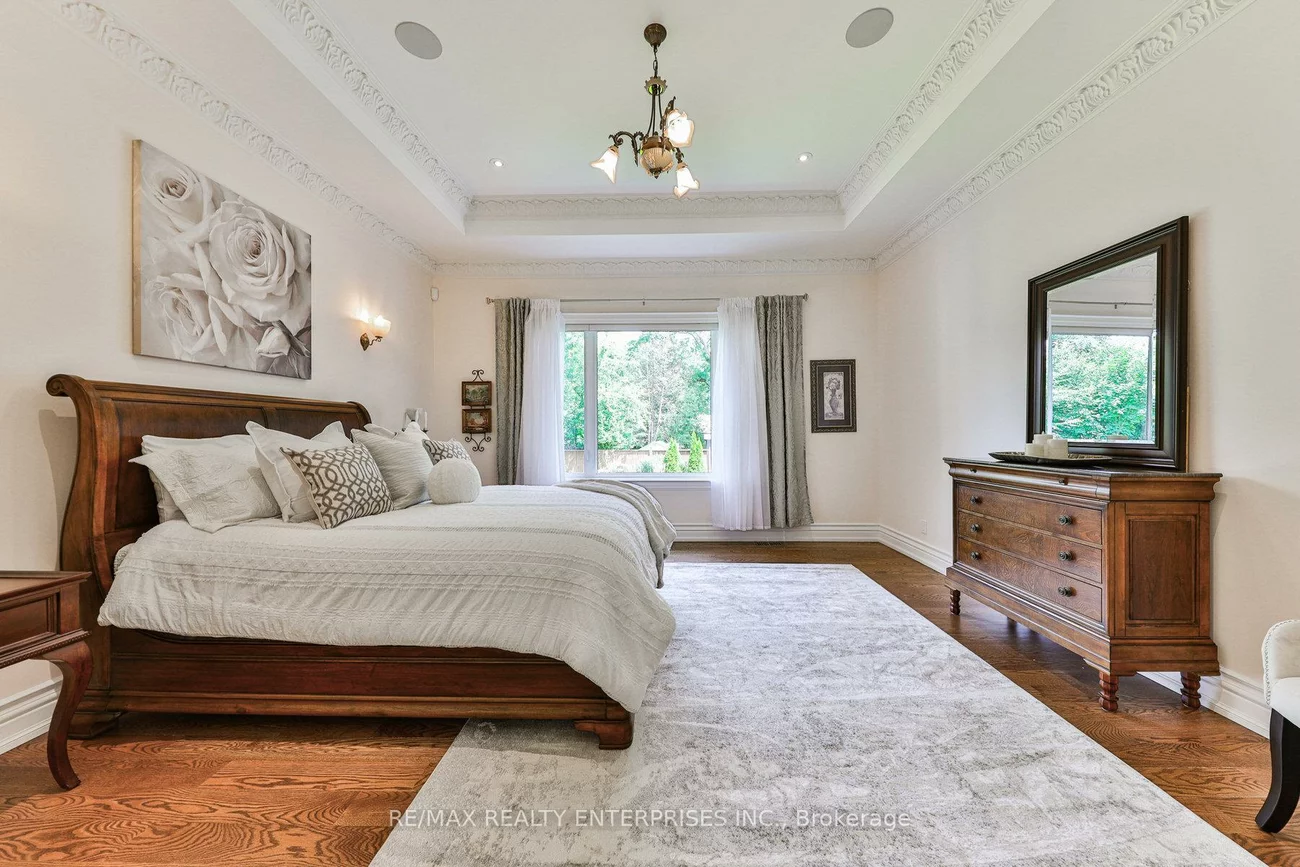 1511, Broadmoor, Mineola, Mississauga