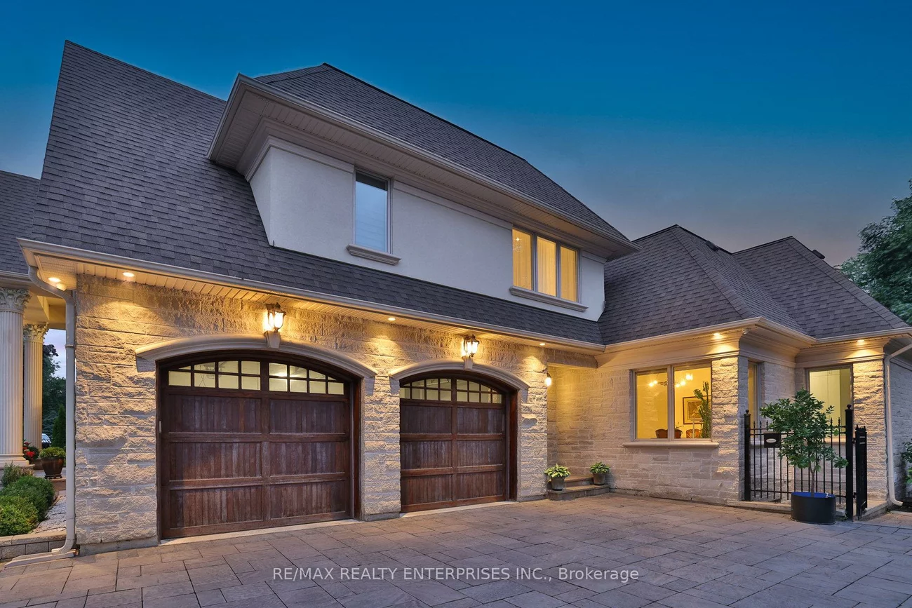 1511, Broadmoor, Mineola, Mississauga