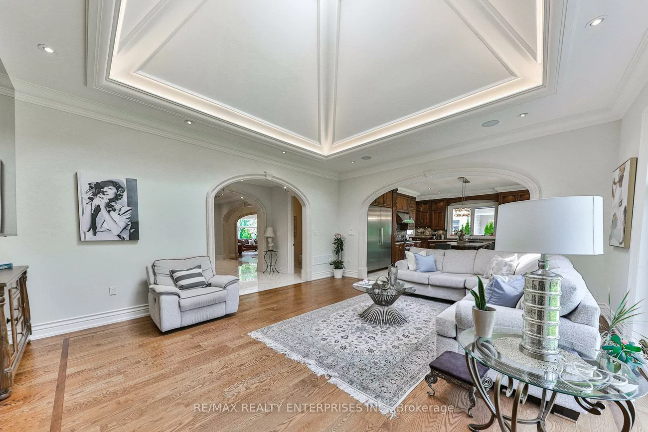 1511, Broadmoor, Mineola, Mississauga