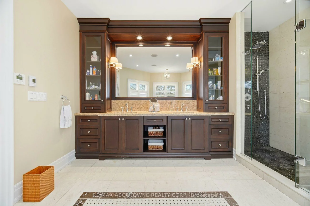 1271, Mineola, Mineola, Mississauga