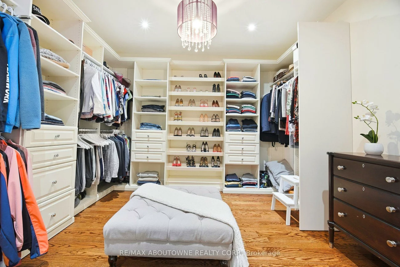 1271, Mineola, Mineola, Mississauga