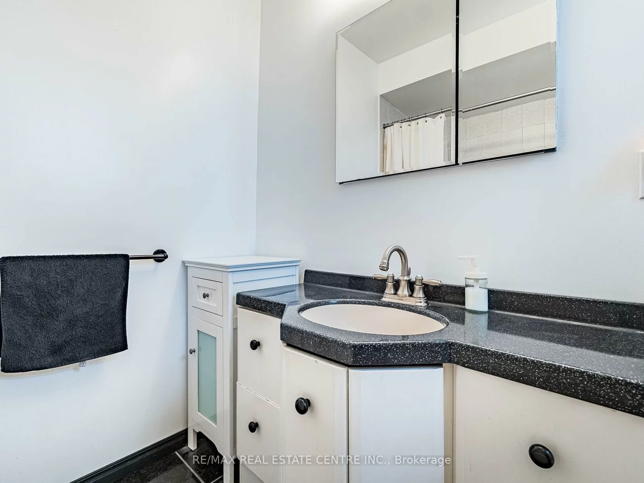 64, Eaglewood, Mineola, Mississauga