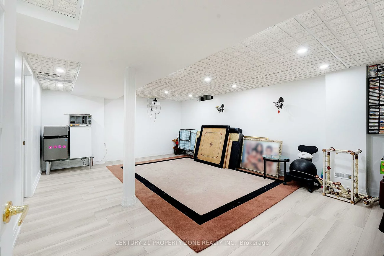 2565, Scarth, Central Erin Mills, Mississauga