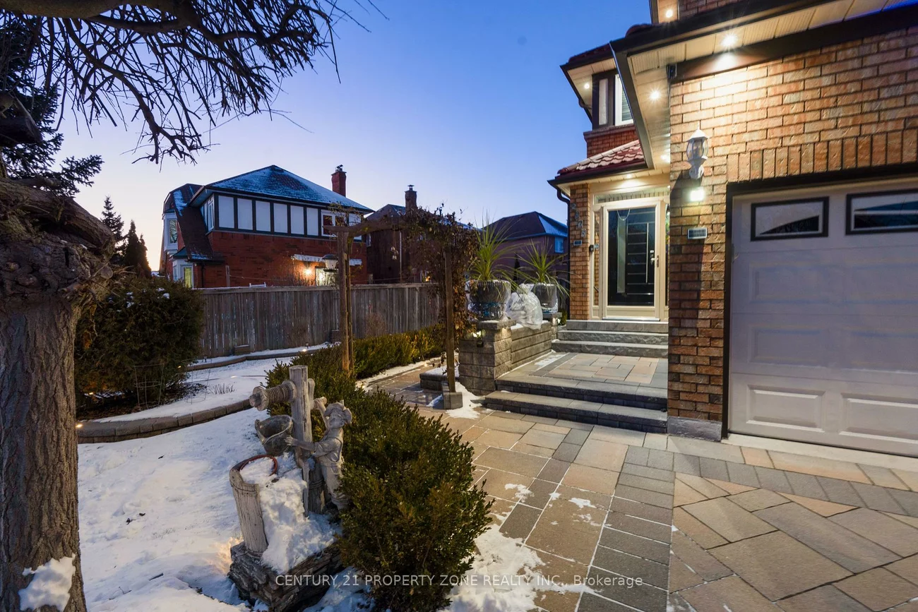 2565, Scarth, Central Erin Mills, Mississauga