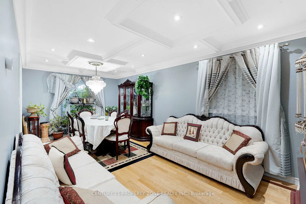 2565, Scarth, Central Erin Mills, Mississauga