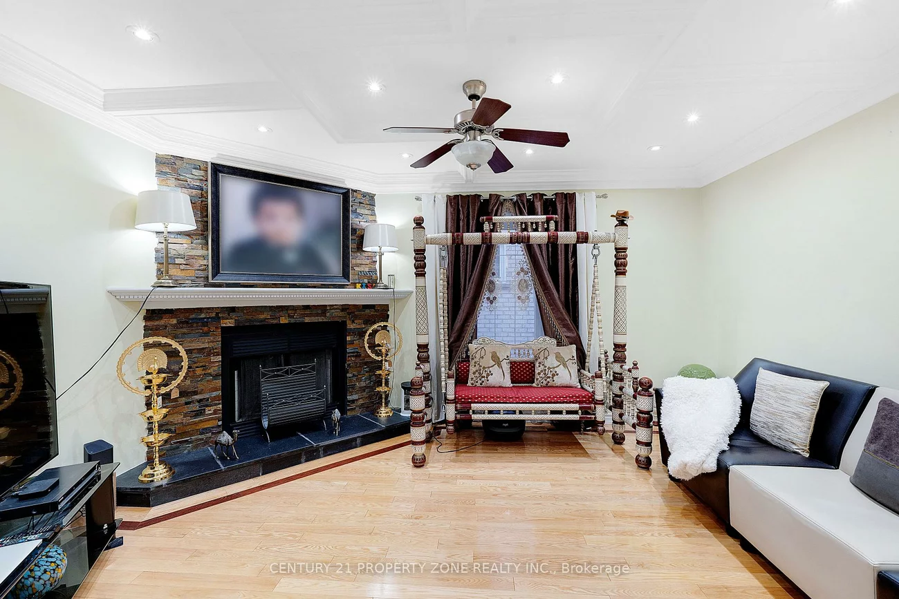 2565, Scarth, Central Erin Mills, Mississauga