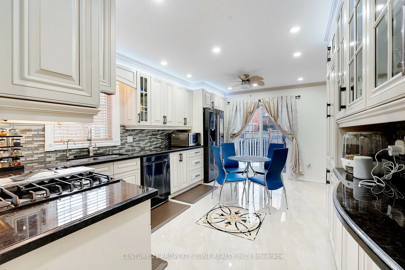 2565, Scarth, Central Erin Mills, Mississauga