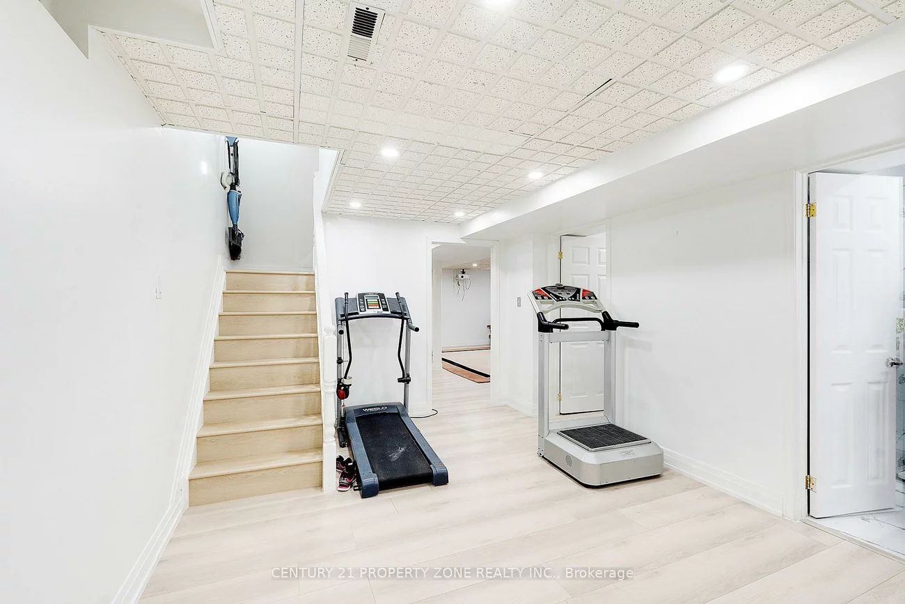 2565, Scarth, Central Erin Mills, Mississauga