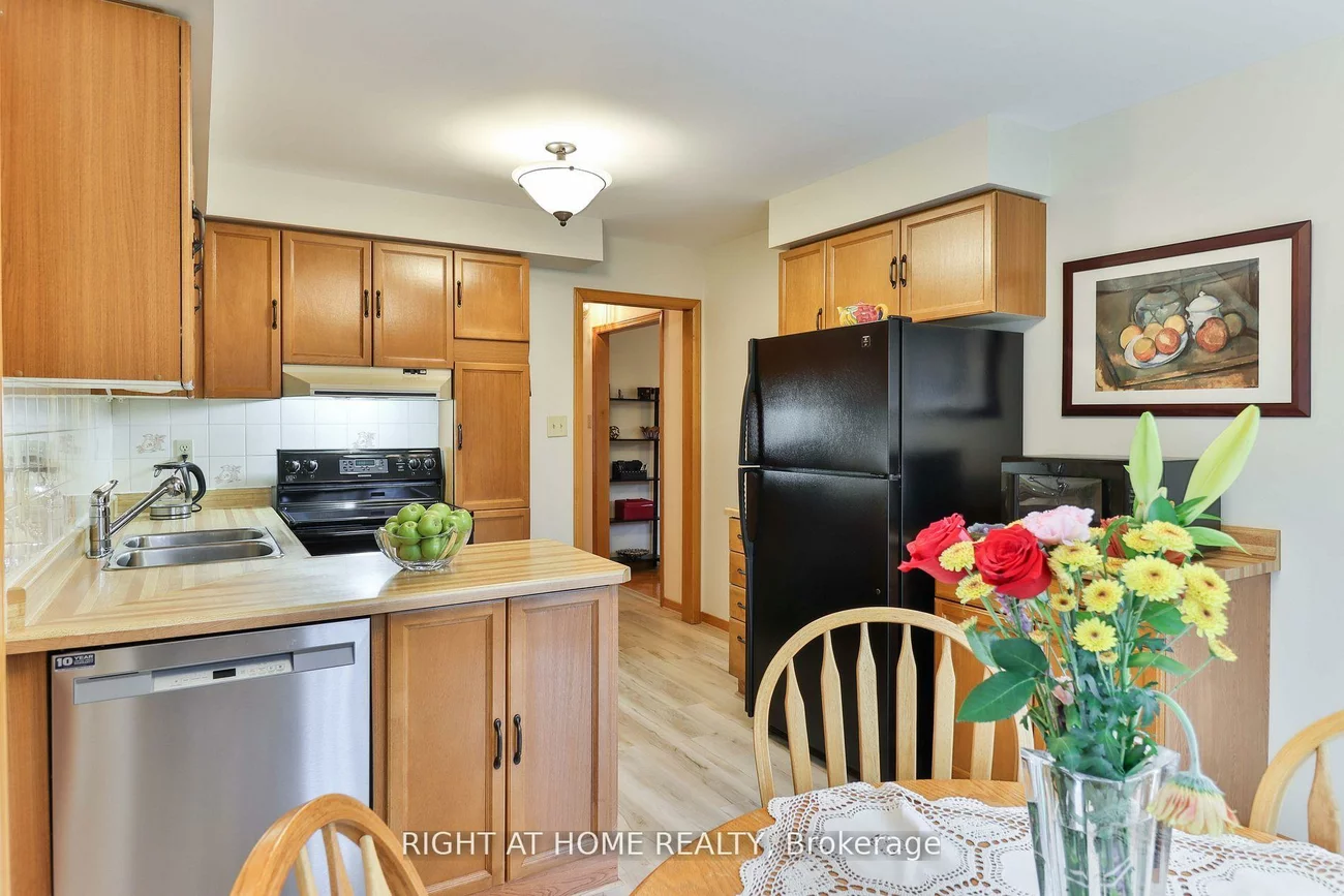 1433, Bough Beeches, Rathwood, Mississauga