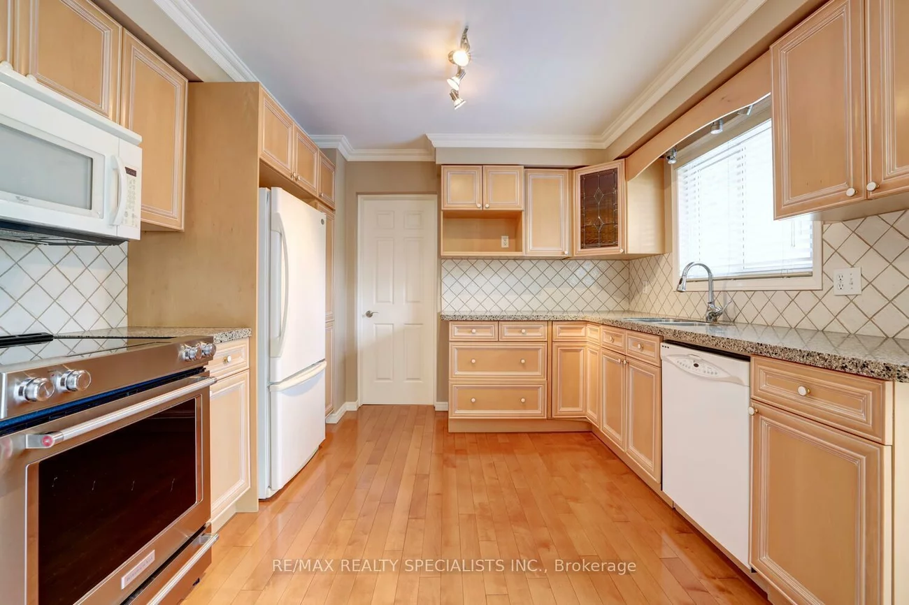 1677, Sherwood Forrest, Sheridan, Mississauga