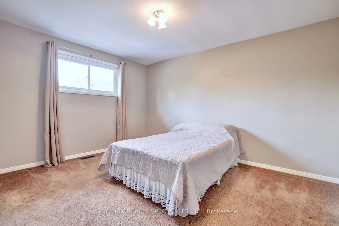 1677, Sherwood Forrest, Sheridan, Mississauga