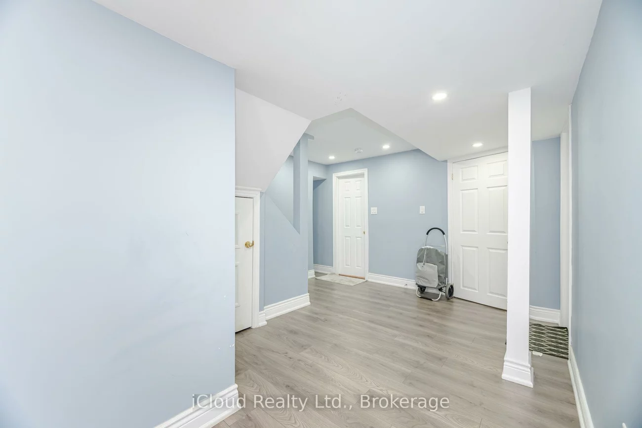 5261, River Forest, East Credit, Mississauga