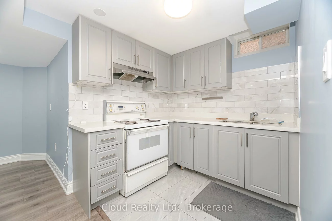 5261, River Forest, East Credit, Mississauga