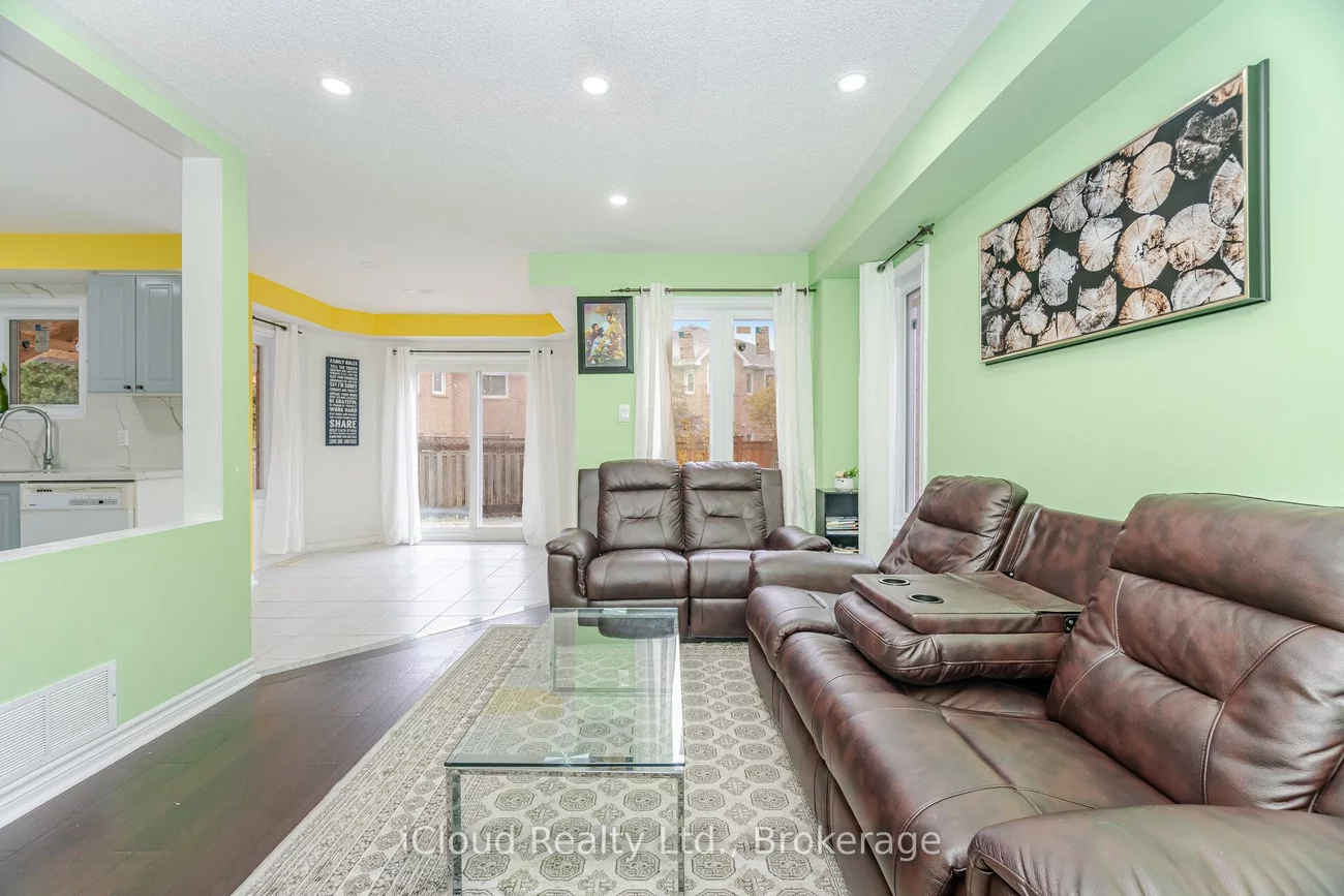 5261, River Forest, East Credit, Mississauga