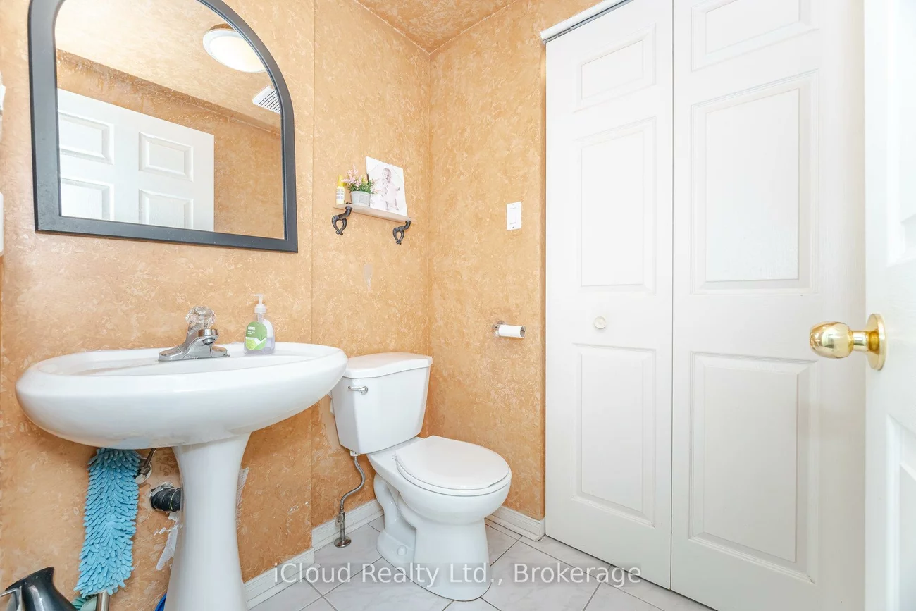 5261, River Forest, East Credit, Mississauga