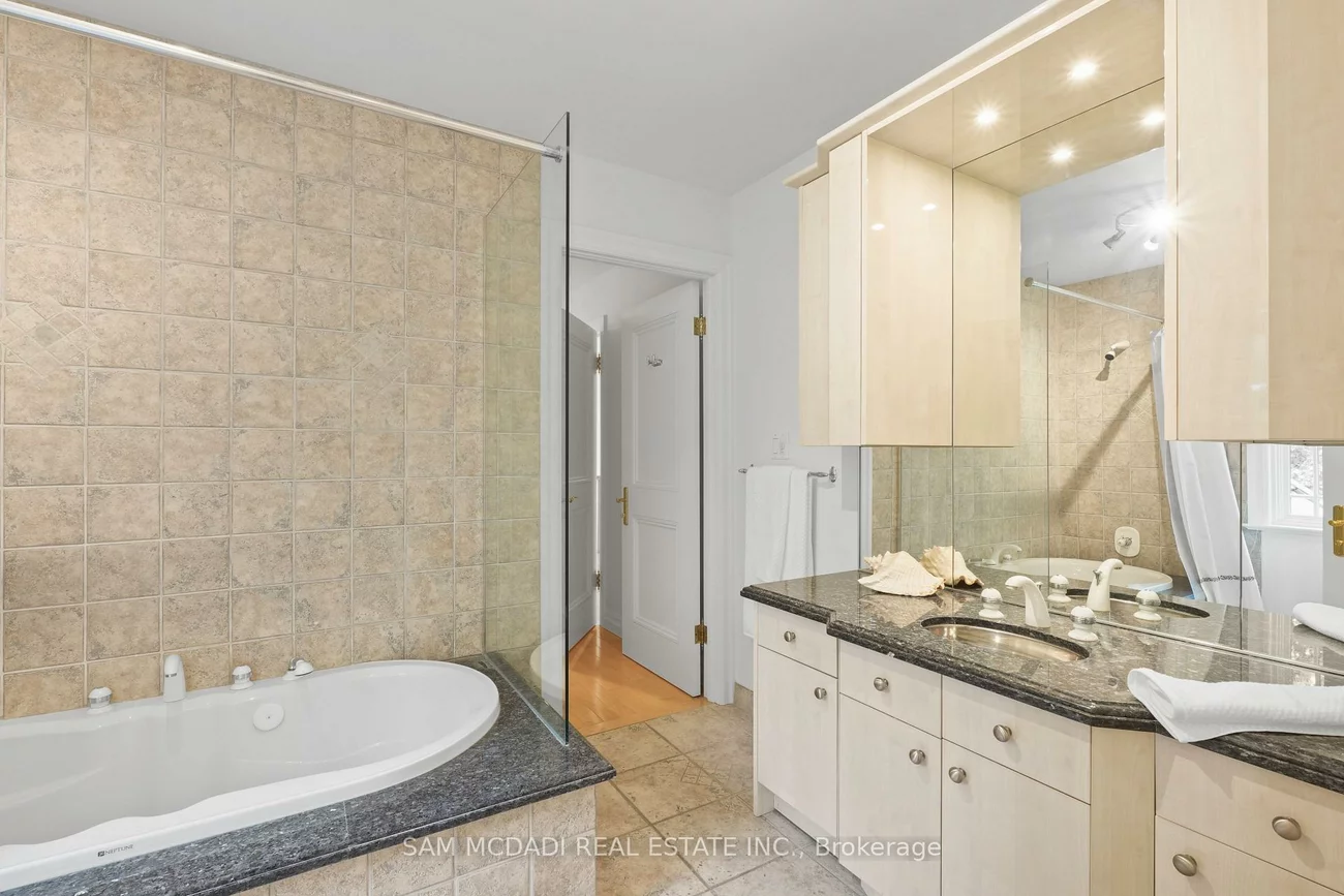 1382, Aldo, Lorne Park, Mississauga