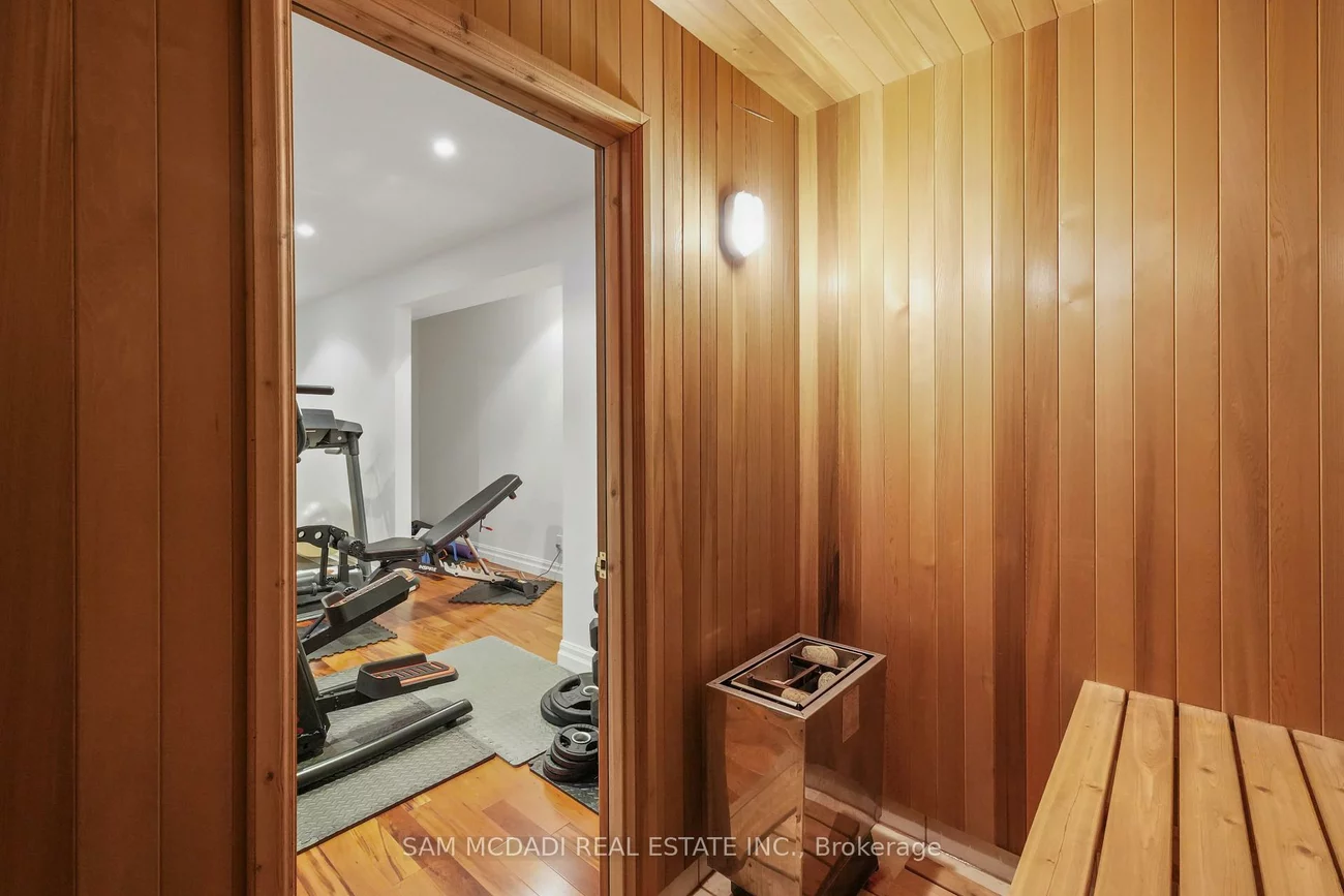 1382, Aldo, Lorne Park, Mississauga