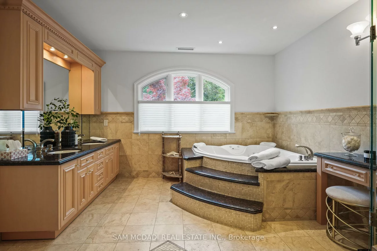 1382, Aldo, Lorne Park, Mississauga